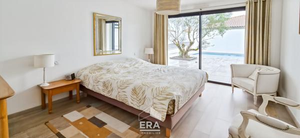 SAINT MEDARD EN JALLES 33160 - GAJAC - Maison récente 205 m²  4 chambres - garage , piscine - cave - 800m² de parcelle - 2e ligne