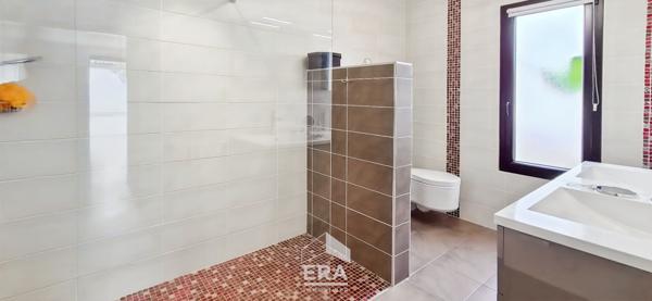 SAINT MEDARD EN JALLES 33160 - GAJAC - Maison récente 205 m²  4 chambres - garage , piscine - cave - 800m² de parcelle - 2e ligne