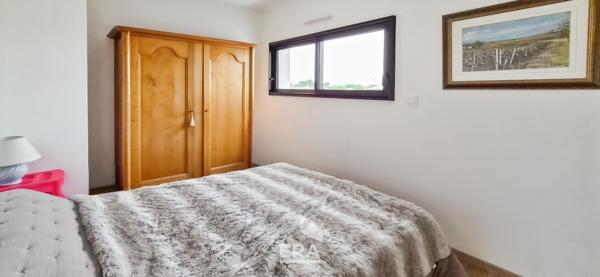 SAINT MEDARD EN JALLES 33160 - GAJAC - Maison récente 205 m²  4 chambres - garage , piscine - cave - 800m² de parcelle - 2e ligne