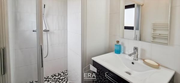 SAINT MEDARD EN JALLES 33160 - GAJAC - Maison récente 205 m²  4 chambres - garage , piscine - cave - 800m² de parcelle - 2e ligne