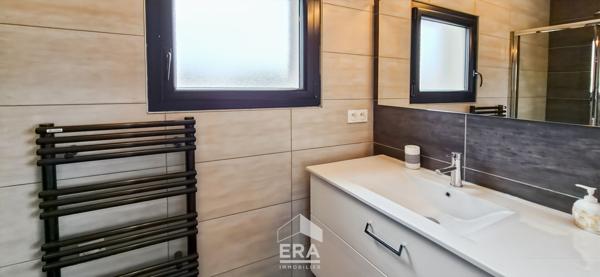SAINT MEDARD EN JALLES 33160 - GAJAC - Maison récente 205 m²  4 chambres - garage , piscine - cave - 800m² de parcelle - 2e ligne