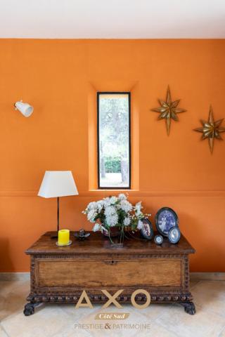 MEYRARGUES  MAISON DEXCEPTION  T7  PISCINE  POOL HOUSE  JARDIN PAYSAGÉ  VUE DÉGAGÉE  3 800 M² DE TERRAIN  1 239 000