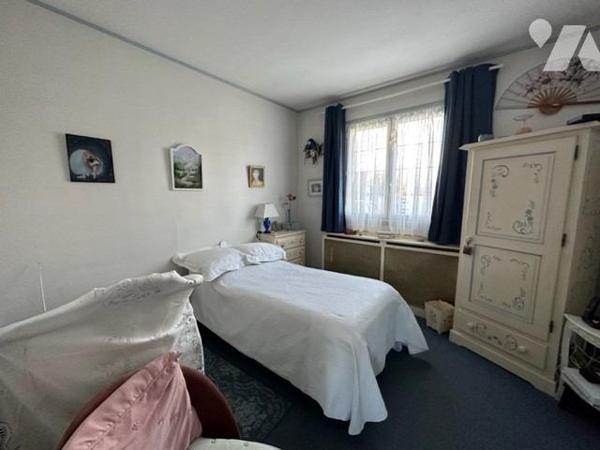 Maison de type 5/6 pièces, d'une superficie d'environ 130 m² , édifiée sur 563 m² de terrain.