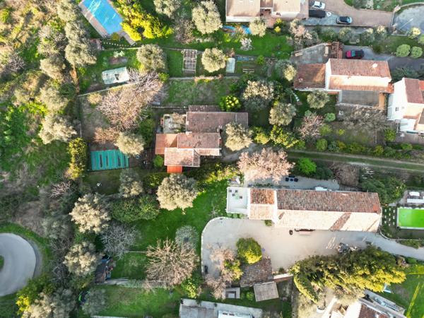 Falicon (06950) Falicon, Rimiez Supérieur – Charmante maison des années 60 à rénover - 1660m2 de terrain