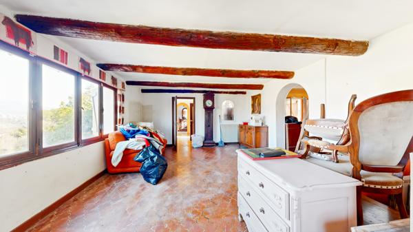 Falicon (06950) Falicon, Rimiez Supérieur – Charmante maison des années 60 à rénover - 1660m2 de terrain