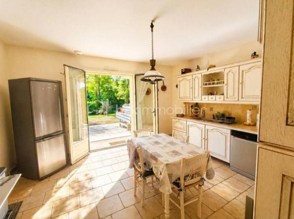 ❤️RARE SUR LE SECTEUR ! 

🌳 VÉRITABLE MAISON DE PLAIN-PIED – 162 m² – 3 chambres avec possibilité d'une 4ᵉ – Terrain paysagé de 2 180 m² 🌳

Vous recherchez une maison où tout est accessible de plain-pied, dans un environnement calme et verdoyant, à seulement quelques minutes de Maintenon et de sa gare pour Paris ?

Je vous invite à découvrir cette belle maison de 162 m² habitables, implantée sur un magnifique terrain arboré de 2 180 m², offrant confort, luminosité et qualité de vie.

✨ Ses principaux atouts :
✔️ Véritable maison de plain-pied
✔️ Construction sur vide sanitaire accessible, pratique pour l'entretien et les interventions techniques
✔️ Grande pièce de vie lumineuse avec insert
✔️ Chauffage au sol électrique
✔️ Cuisine indépendante avec accès direct à la terrasse et au jardin
✔️ 3 chambres avec possibilité d'aménager une 4ᵉ chambre, idéale pour une famille, un bureau ou une activité à domicile
✔️ Suite parentale avec dressing et salle d'eau privative
✔️ Salle de bains supplémentaire
✔️ 2 WC indépendants
✔️ Grand garage de 46 m²
✔️ DPE C
✔️ Assainissement autonome
✔️ Taxe foncière : 1 600 €
✔️ Terrain paysagé de 2 180 m²
✔️ Environnement calme, verdoyant et sans vis-à-vis

📍 À seulement quelques minutes de Maintenon :
🚉 Gare avec accès direct à Paris-Montparnasse
🏫 Écoles, collège et lycée à proximité
🛍️ Commerces et services rapidement accessibles

💰 Prix : 349 900 €

Cette propriété séduira les familles en quête d'espace, de confort et de sérénité. Son véritable plain-pied, ses beaux volumes, son grand terrain arboré et la possibilité de créer une 4ᵉ chambre en font un bien rare sur le secteur.

📩 Pour plus d'informations ou organiser une visite, contactez-moi en message privé.

🙏 Merci à toutes celles et ceux qui partageront cette annonce. Un simple partage peut permettre une belle rencontre entre une maison et ses futurs propriétaires.

Angélique Le Men
Conseillère Immobilier BSK
