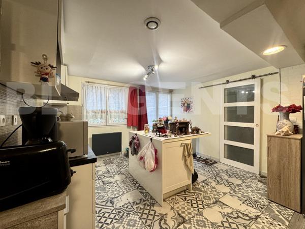 Maison de ville avec garage et extérieur – Secteur calme à Roubaix