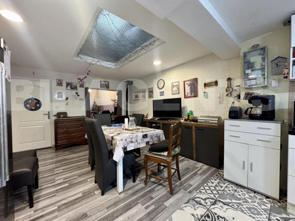 Maison de ville avec garage et extérieur – Secteur calme à Roubaix