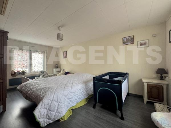 Maison de ville avec garage et extérieur – Secteur calme à Roubaix