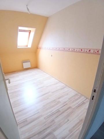 Appartement 2 chambres, stationnement et cave