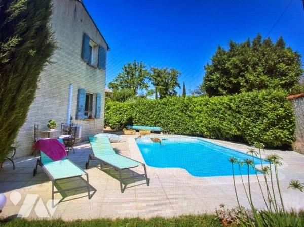Avignon, maison située sur un terrain clos et arboré  de 590 m²