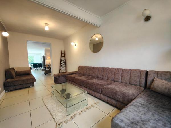 Grande maison familiale avec jardin, garage et stationnements – Lille