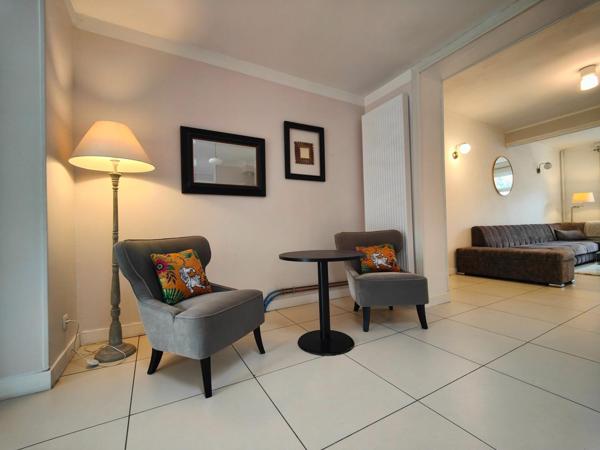 Grande maison familiale avec jardin, garage et stationnements – Lille