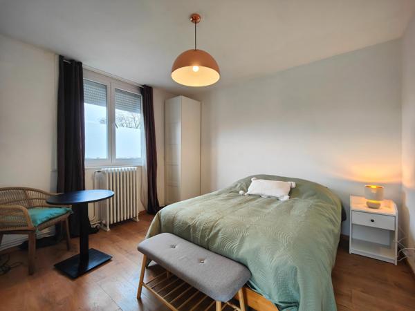 Grande maison familiale avec jardin, garage et stationnements – Lille