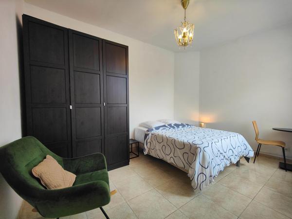 Grande maison familiale avec jardin, garage et stationnements – Lille