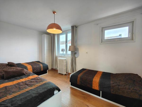 Grande maison familiale avec jardin, garage et stationnements – Lille