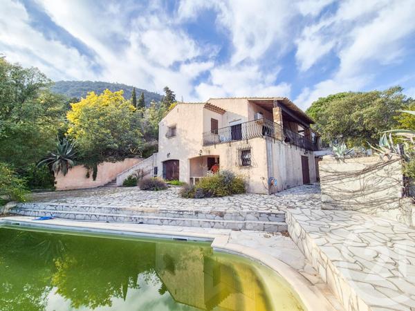 maison à vendre  7 pièces - 200 m2 CAVALAIRE SUR MER - 83