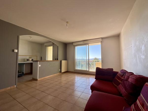 Marseille (13013) 13013 - SAINT MITRE - 3 PIÈCES - 2 CHAMBRES - 68M² - APPARTEMENT LUMINEUX AVEC TERRASSE - AU CALME - BOX FERME