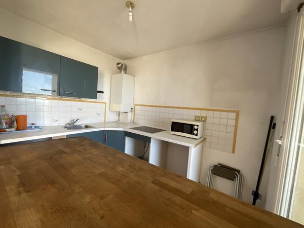 Marseille (13013) 13013 - SAINT MITRE - 3 PIÈCES - 2 CHAMBRES - 68M² - APPARTEMENT LUMINEUX AVEC TERRASSE - AU CALME - BOX FERME