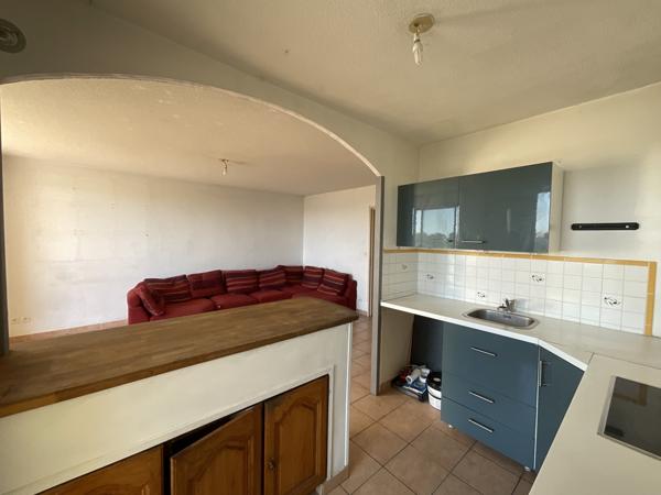 Marseille (13013) 13013 - SAINT MITRE - 3 PIÈCES - 2 CHAMBRES - 68M² - APPARTEMENT LUMINEUX AVEC TERRASSE - AU CALME - BOX FERME