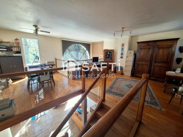 Maison 9 pièces avec atelier piscine et garage double