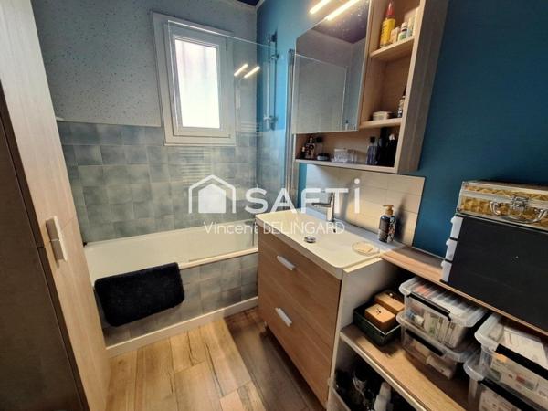 Maison 9 pièces avec atelier piscine et garage double