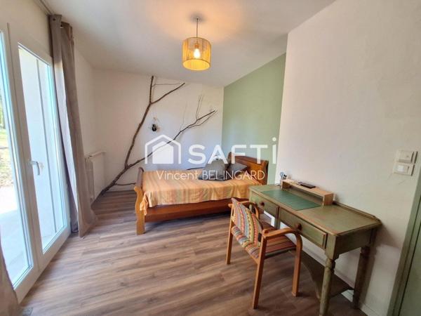 Maison 9 pièces avec atelier piscine et garage double