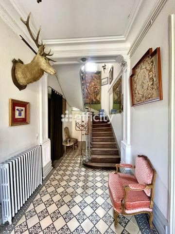 Appartement
         2 pièces
        - 80 m² 160 000 € *