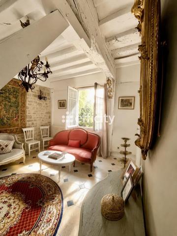 Appartement
         2 pièces
        - 80 m² 160 000 € *