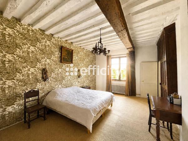 Appartement
         2 pièces
        - 80 m² 160 000 € *