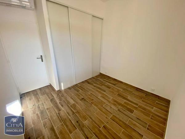 Appartement à louer 4 pièces 68.1m² Le Lavandou (83980)