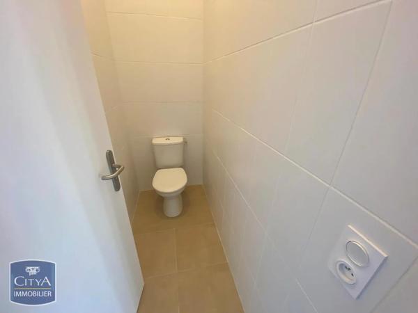 Appartement à louer 4 pièces 68.1m² Le Lavandou (83980)