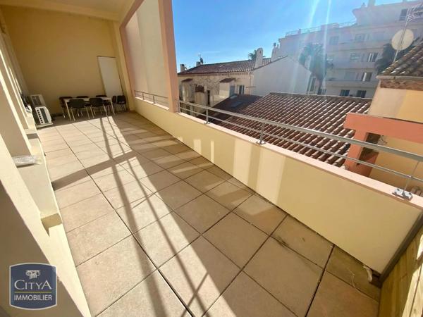 Appartement à louer 4 pièces 68.1m² Le Lavandou (83980)