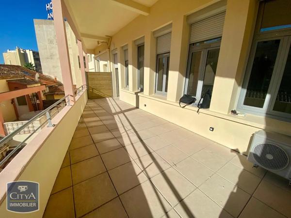 Appartement à louer 4 pièces 68.1m² Le Lavandou (83980)