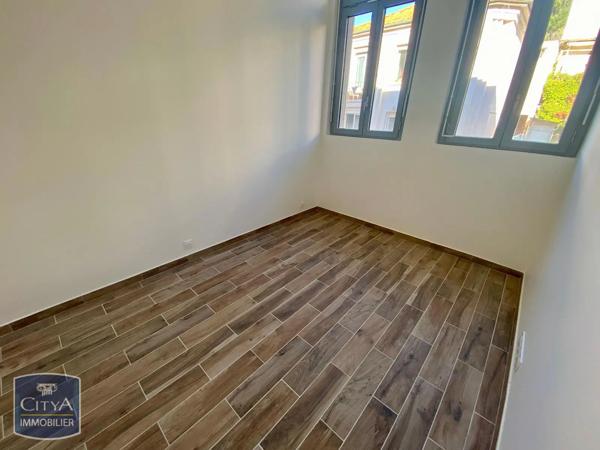 Appartement à louer 4 pièces 68.1m² Le Lavandou (83980)