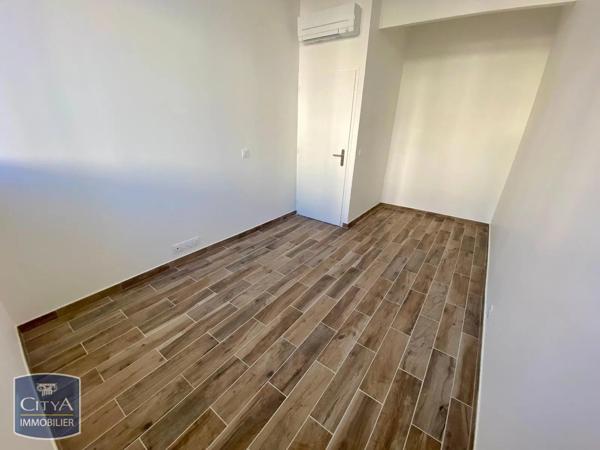 Appartement à louer 4 pièces 68.1m² Le Lavandou (83980)