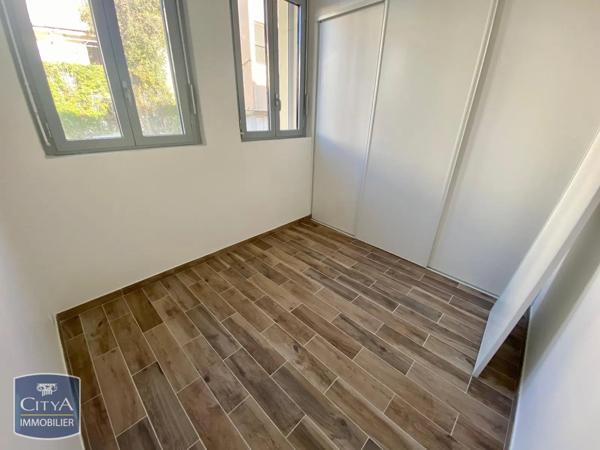 Appartement à louer 4 pièces 68.1m² Le Lavandou (83980)