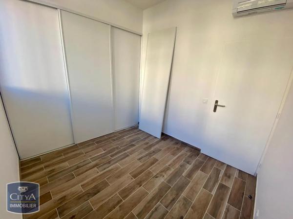 Appartement à louer 4 pièces 68.1m² Le Lavandou (83980)