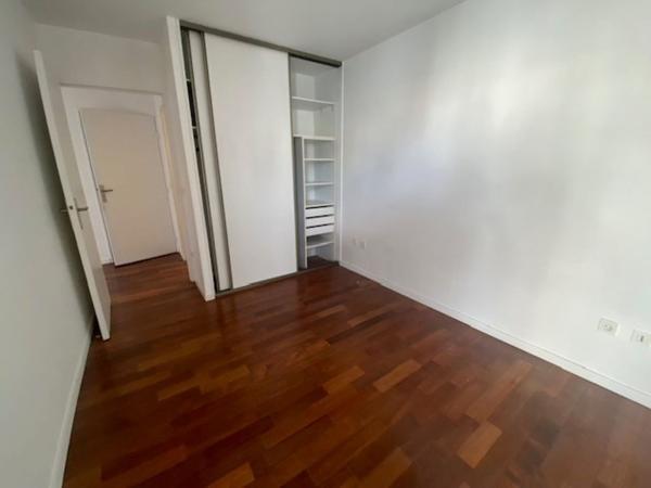 Appartement 2 pièces 48.39m² Rsd services Rue Sainte Marie Courbevoie