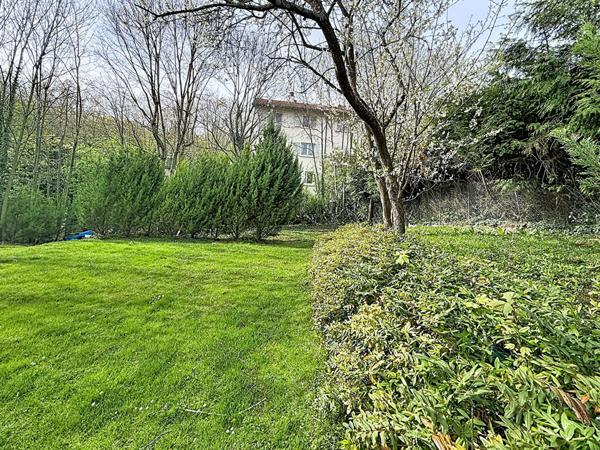 Terrain Suresnes 500 m2