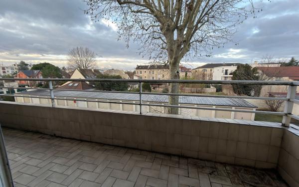 Appartement à vendre    4 pièces • 79,70 m2 Saint-Maur-des-Fossés