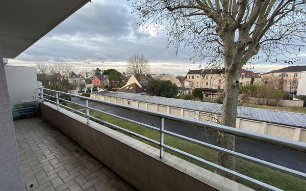 Appartement à vendre    4 pièces • 79,70 m2 Saint-Maur-des-Fossés