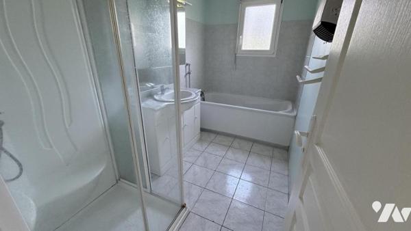 Pavillon plain-pied, 3 chambres avec combles aménageables, 971m² de terrain