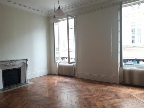 Appartement à louer    5 pièces • 140,57 m2 Nevers