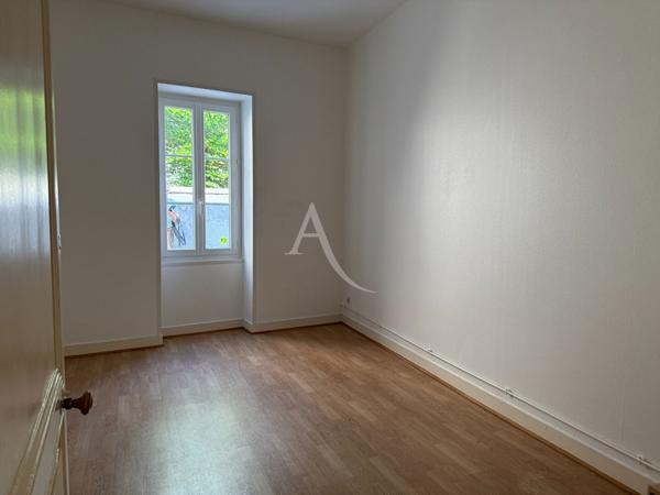 Appartement Cognac 2 chambres et terrasse 60 m2.