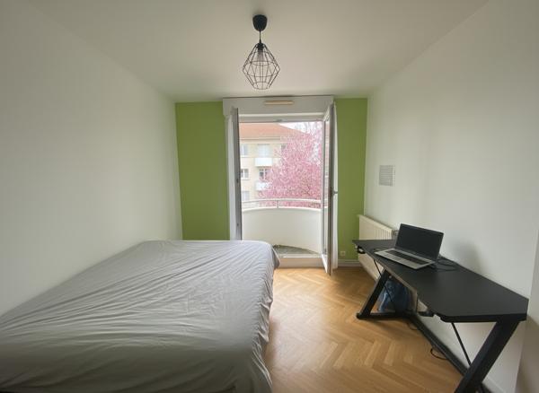 Appartement Dijon 5 pièce(s) 82.03 m2 + terrasse + garage cave + place de parking