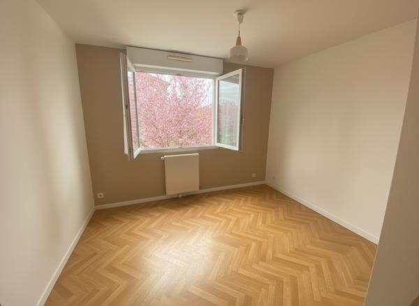 Appartement Dijon 5 pièce(s) 82.03 m2 + terrasse + garage cave + place de parking