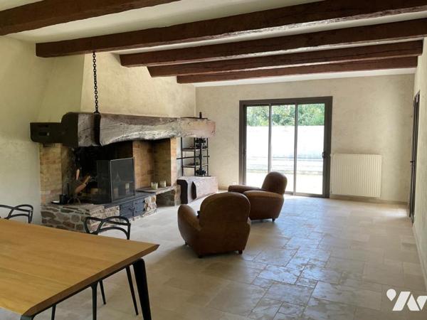 PAIMBOEUF - Maison en pierre avec piscine et dépendances