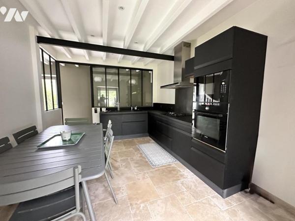 PAIMBOEUF - Maison en pierre avec piscine et dépendances