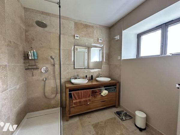 PAIMBOEUF - Maison en pierre avec piscine et dépendances